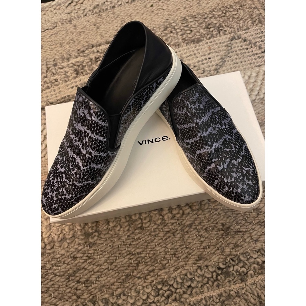 Womens Vince Garvey slip on sneaker